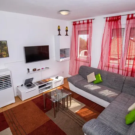 With A Parking Space - 13347 Apartmán
