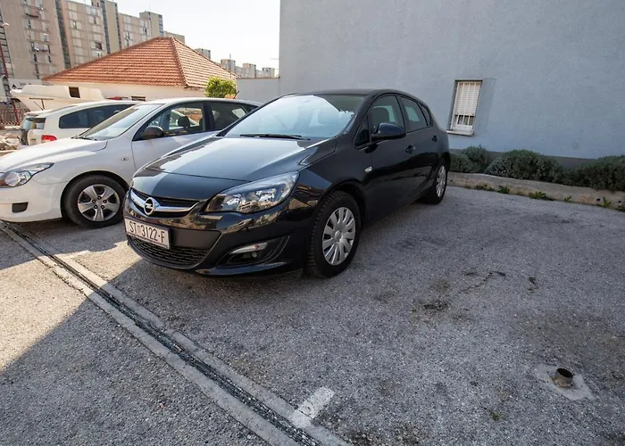 With A Parking Space - 13347 Apartment Split