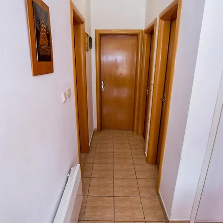 Apartman With A Parking Space - 13347